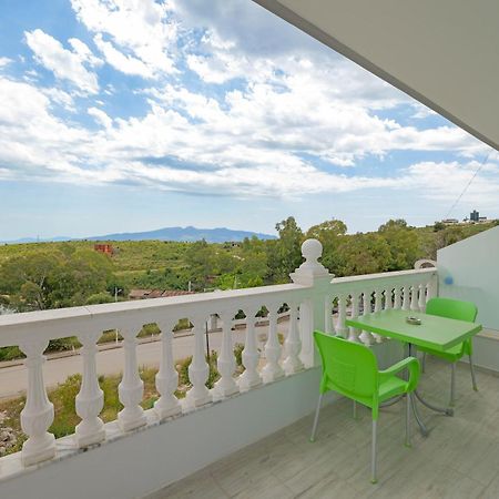 Vila Marina Apartments Sarande Bagian luar foto