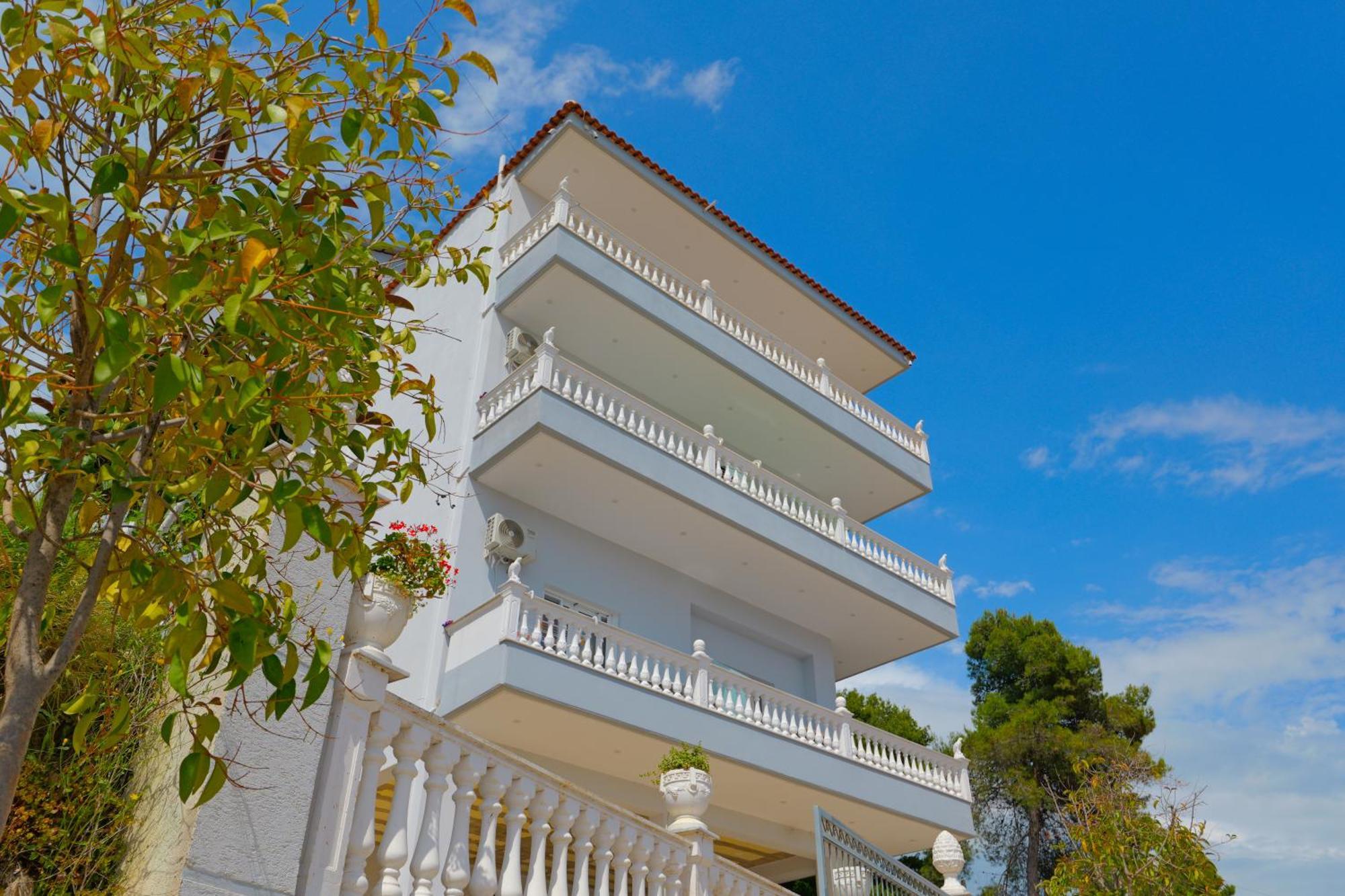 Vila Marina Apartments Sarande Bagian luar foto