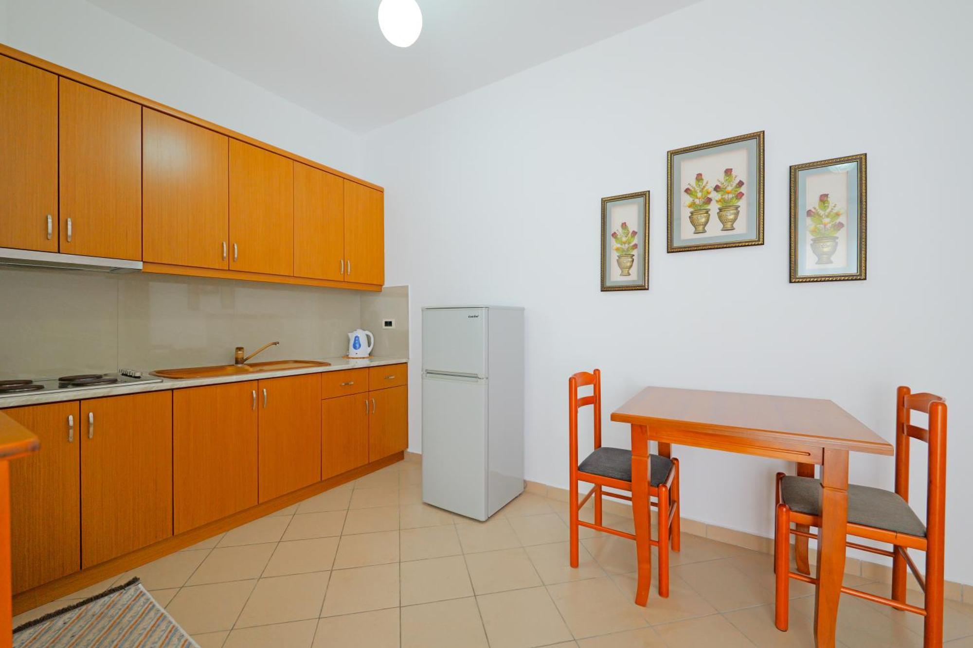 Vila Marina Apartments Sarande Bagian luar foto