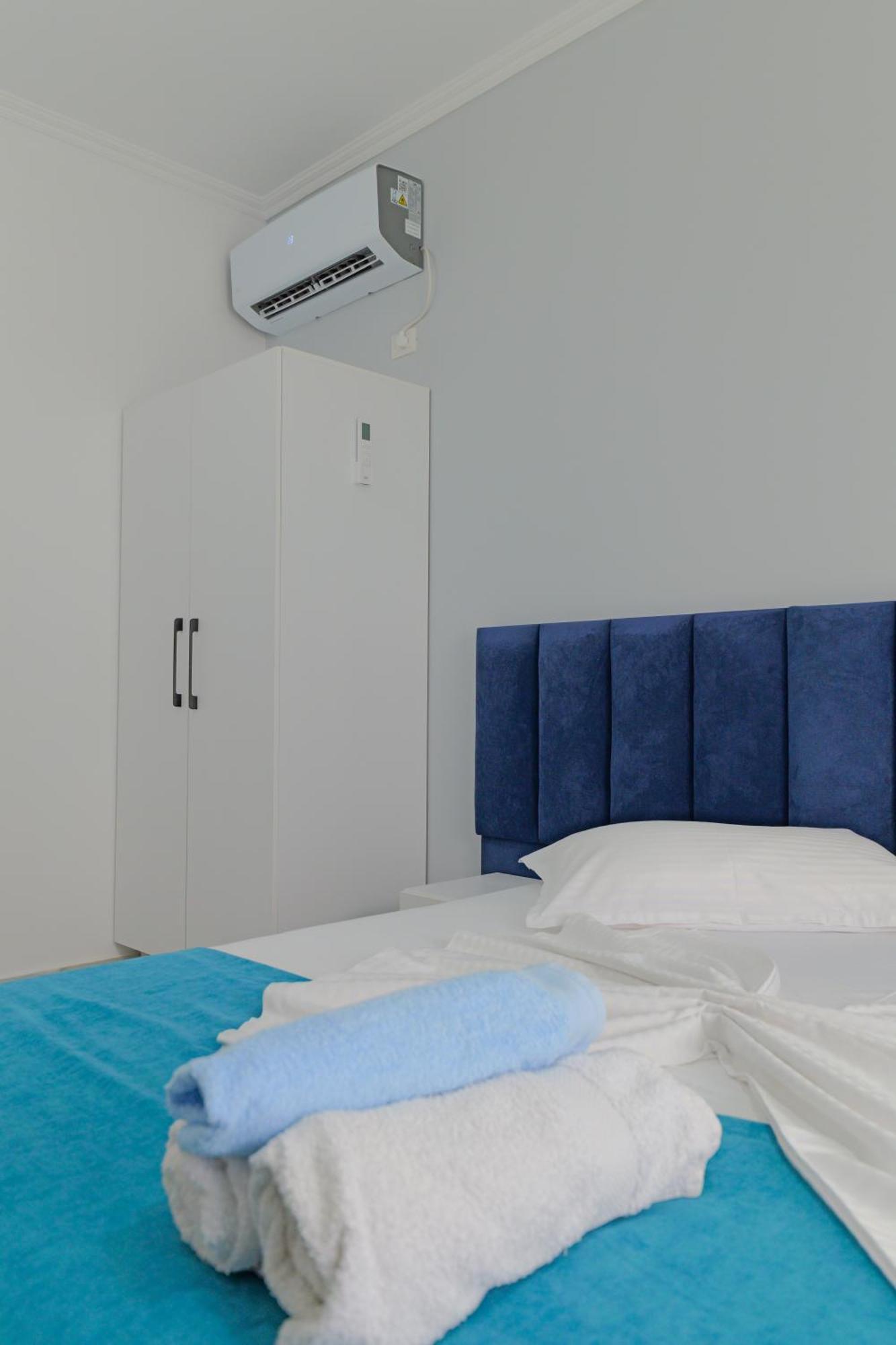 Vila Marina Apartments Sarande Bagian luar foto