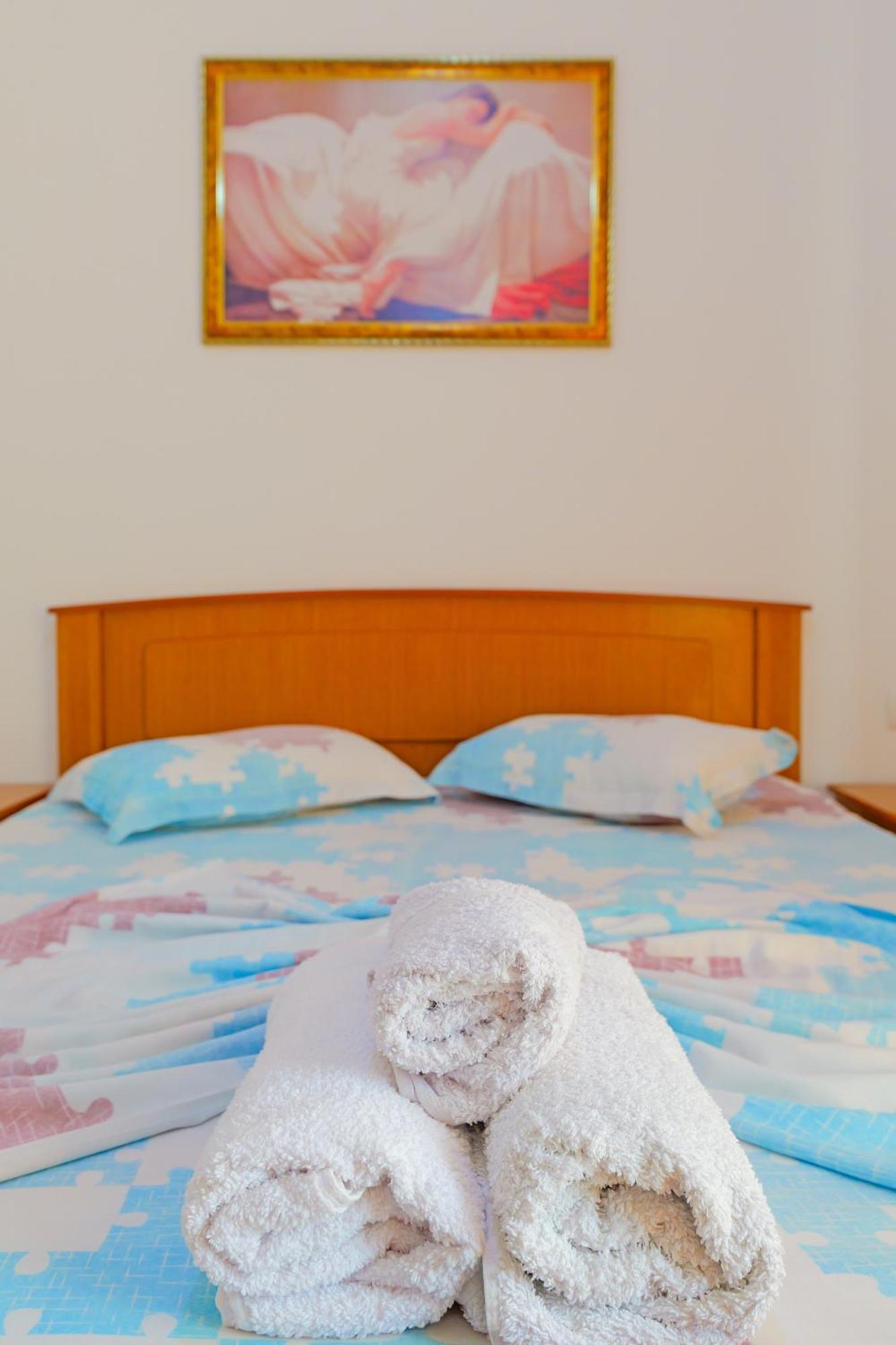 Vila Marina Apartments Sarande Bagian luar foto