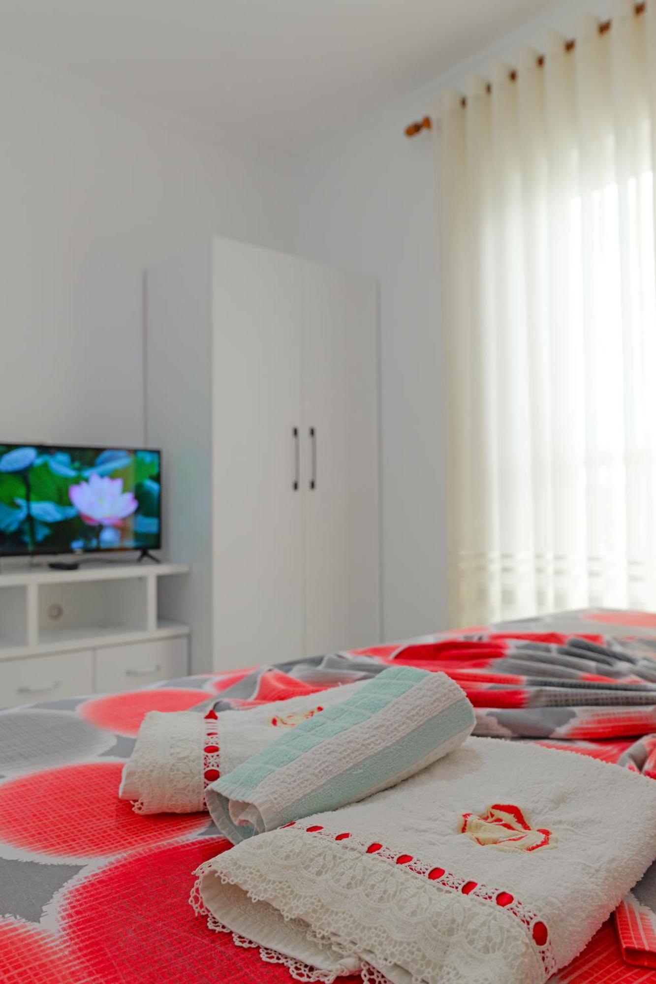 Vila Marina Apartments Sarande Bagian luar foto