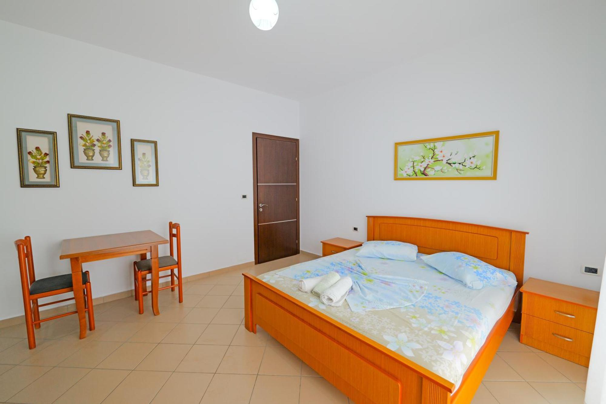 Vila Marina Apartments Sarande Bagian luar foto